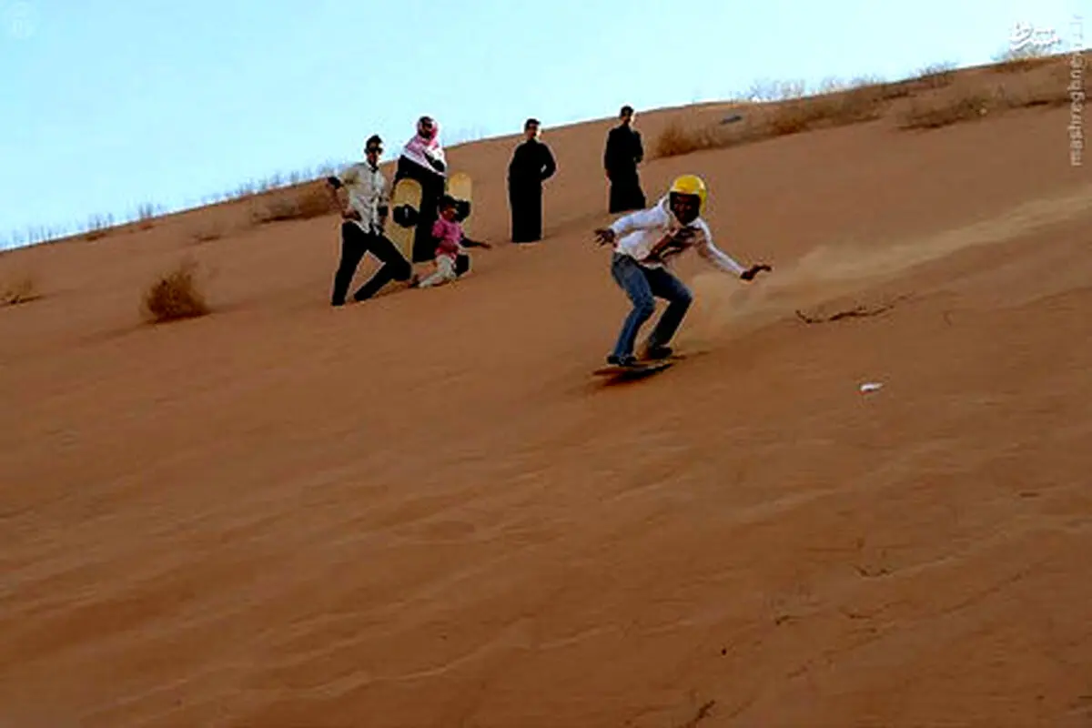 عکس/ تفریح عجیب نوجوانان عرب