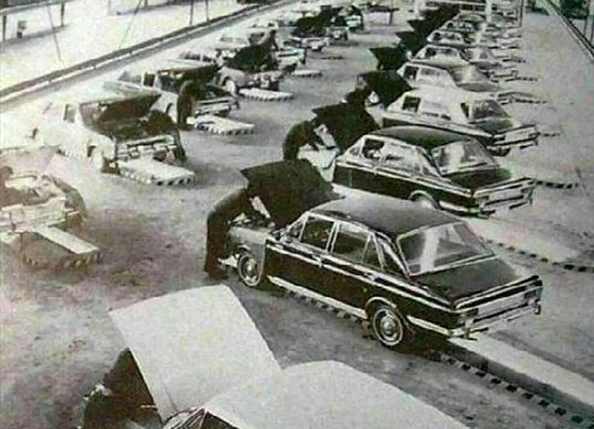 تصویر کمتر دیده شده از خط تولید پیکان در دهه ٤٠