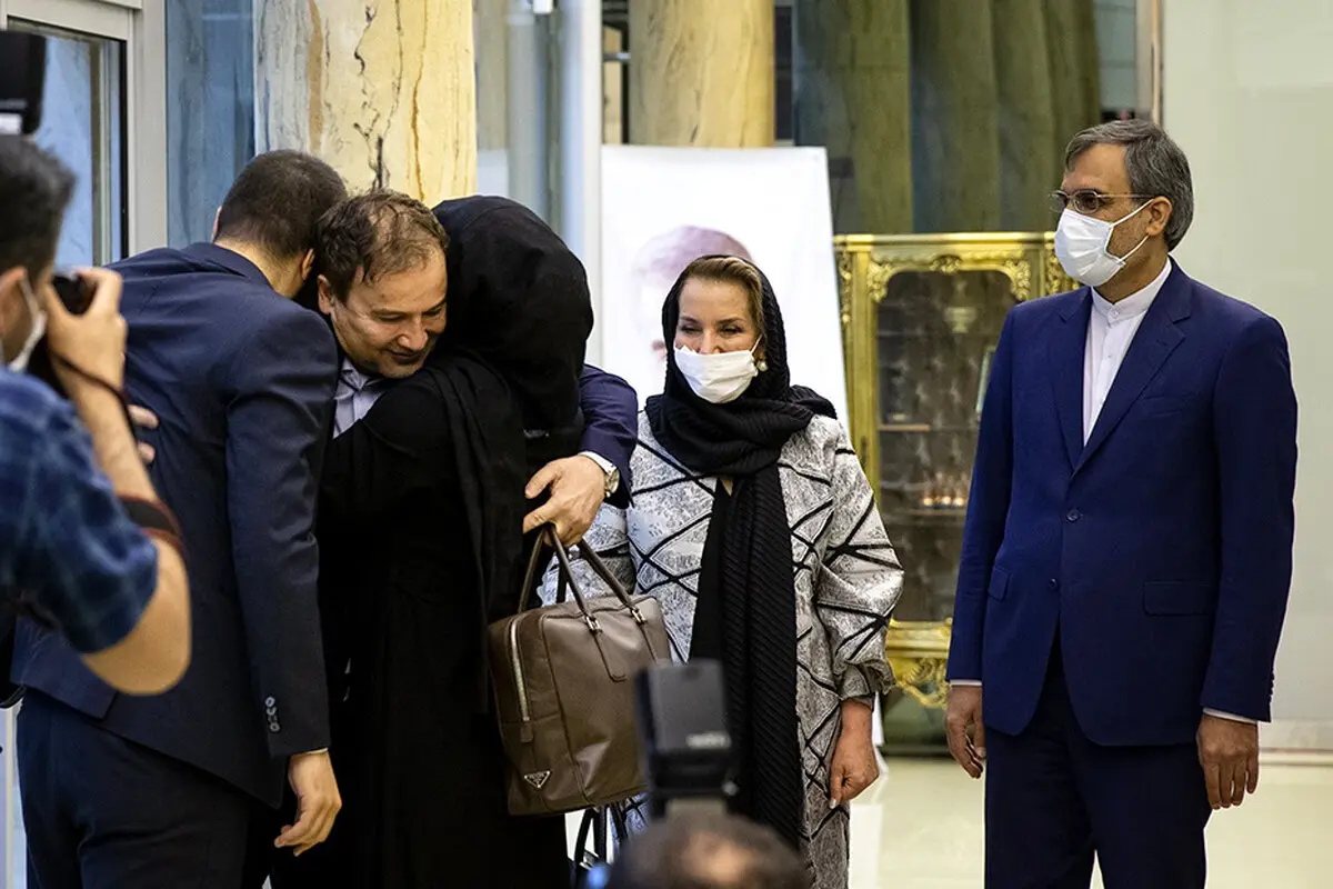 بازگشت دکتر ایرانی زندانی در آمریکا به وطن + عکس