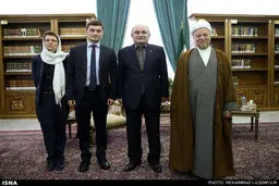 عکس یادگاری سفیر روسیه با هاشمی