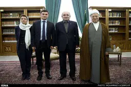 عکس یادگاری سفیر روسیه با هاشمی