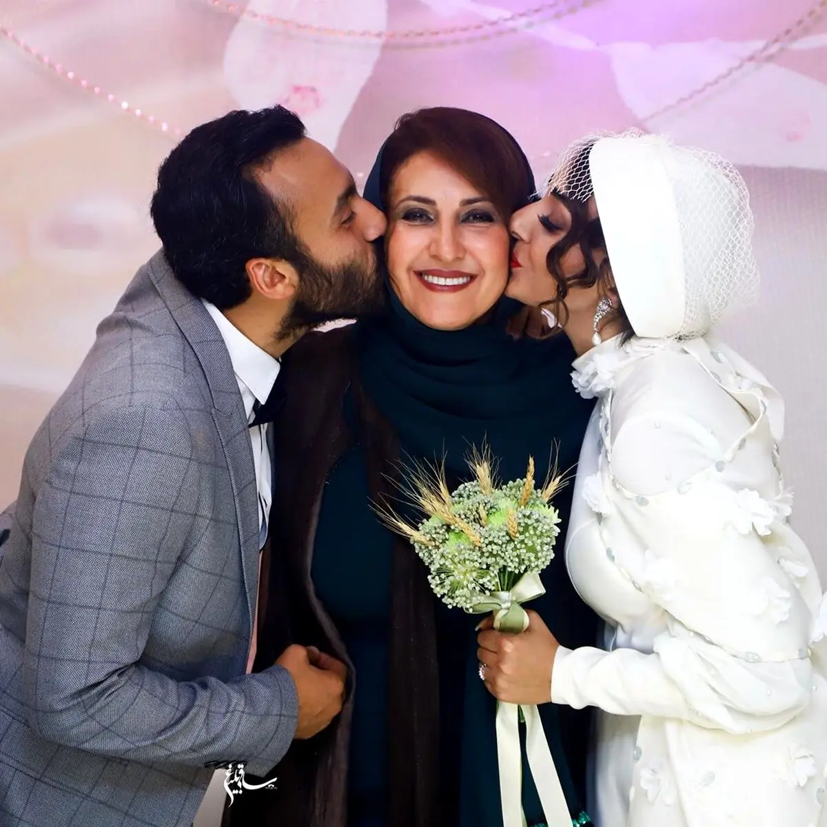فاطمه گودرزی در عقدکنان پسرش