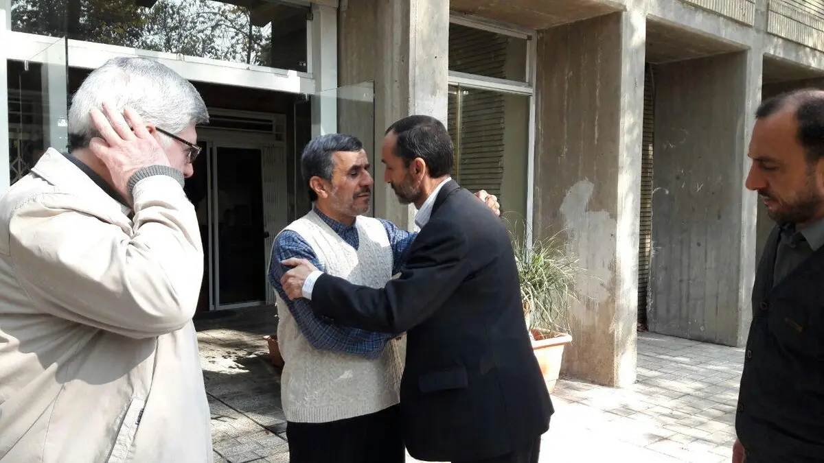 تصاویر بدرقه حمید بقایی و جوانفکر توسط احمدی نژاد پیش از بست نشینی در حرم حضرت عبدالعظیم حسنی