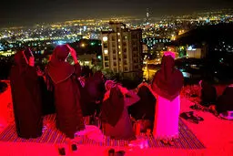 تصاویر/ مراسم شب احیا در کهف الشهدا