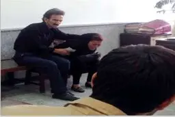 تصویری از گریه های مادری که فرزندش را سر بریدند/عکس