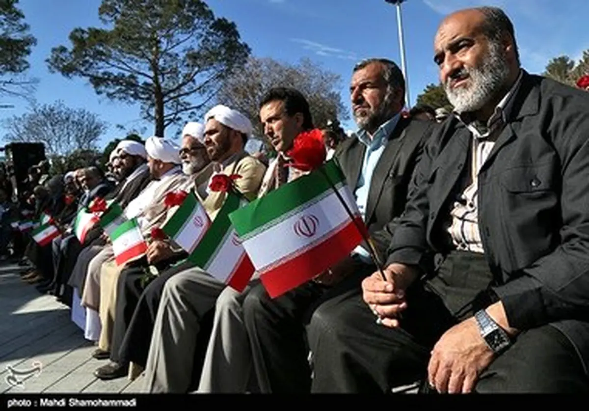 گلباران جایگاه جلوس امام خمینی (ره) در بهشت زهرا(س) /گزارش تصویری