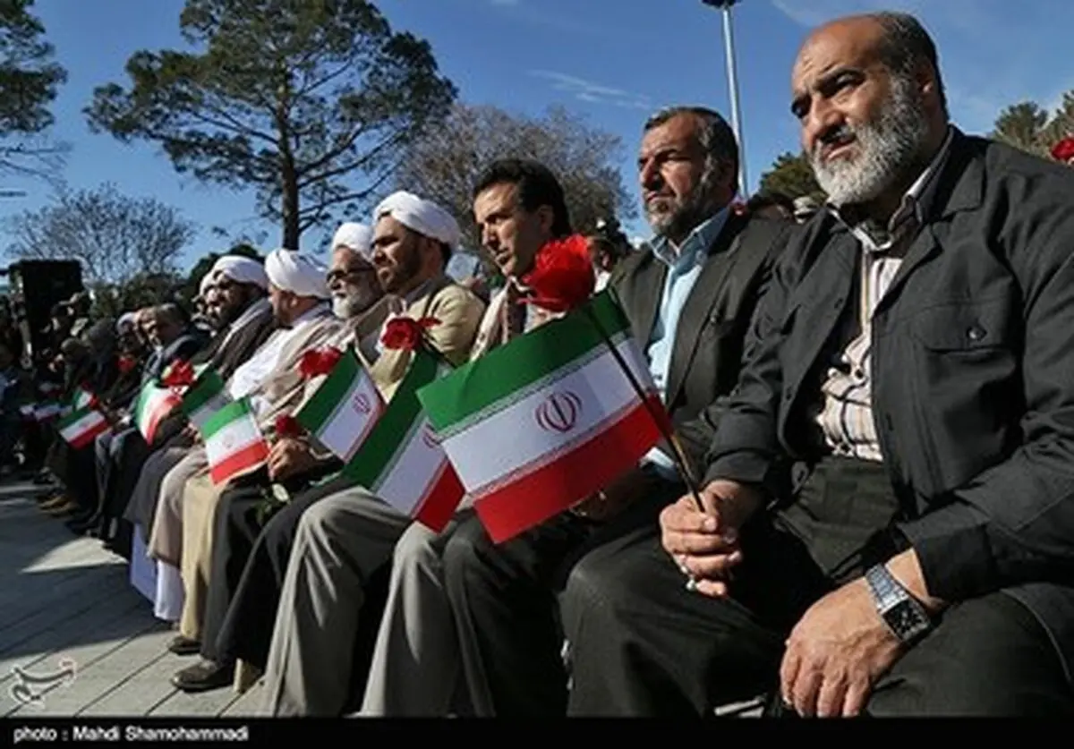 گلباران جایگاه جلوس امام خمینی (ره) در بهشت زهرا(س) /گزارش تصویری