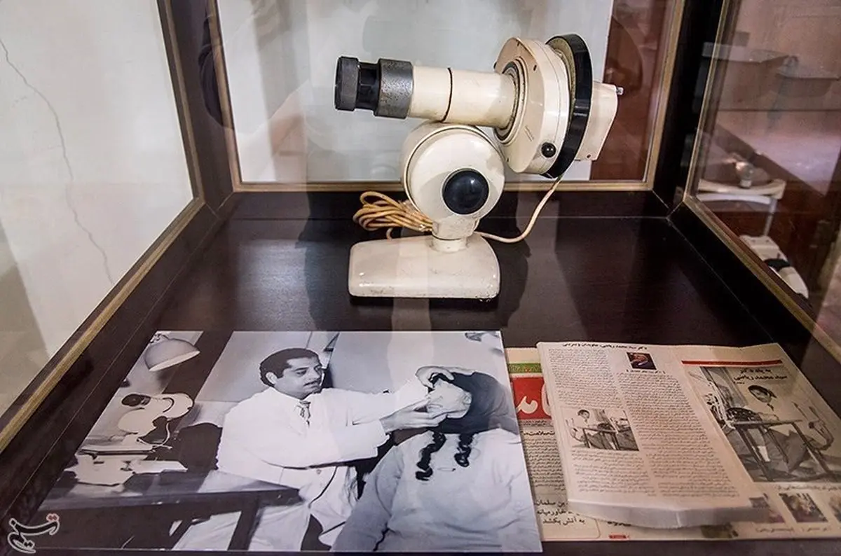 مجموعه‌ای از لوازم پزشکی دوره قاجار در یک خانه قدیمی/تصاویر