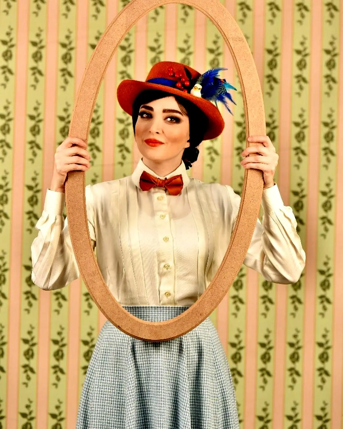عکس جدید بهنوش طباطبایی با گریم مری پاپینز