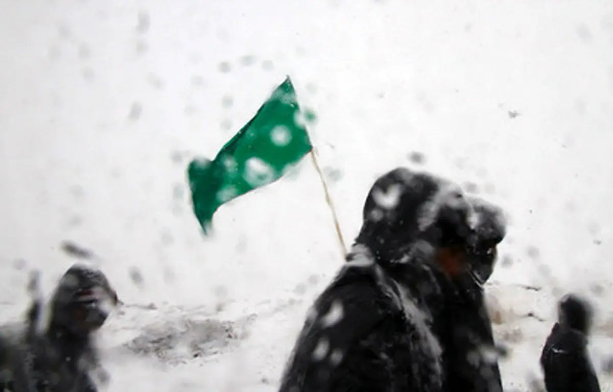 زائران پیاده امام رضا(ع) در برف و سرما/تصاویر