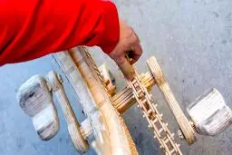 خلاقیت در ساخت دوچرخه‌ای از جنس چوب / تصاویر