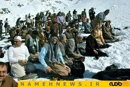 نماز جماعت كولبران كرد در برف و سرما/ عکس