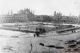 میدان امام (ره) تهران 70 سال پیش/عکس