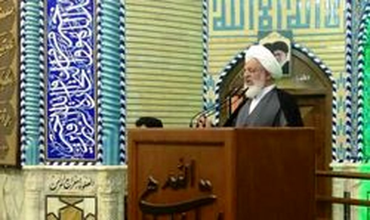 امام جمعه یزد:  ملت ایران در ۴۰ سال گذشته بر اصول انقلابی پافشاری کرده است