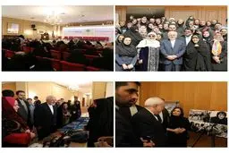 تصویری از ظریف و همسرش در همایش «درخت صلح و دوستی»