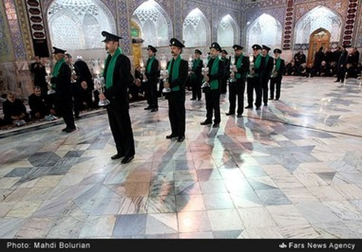 آیین خطبه خوانی شب عاشورا در حرم رضوی /گزارش تصویری