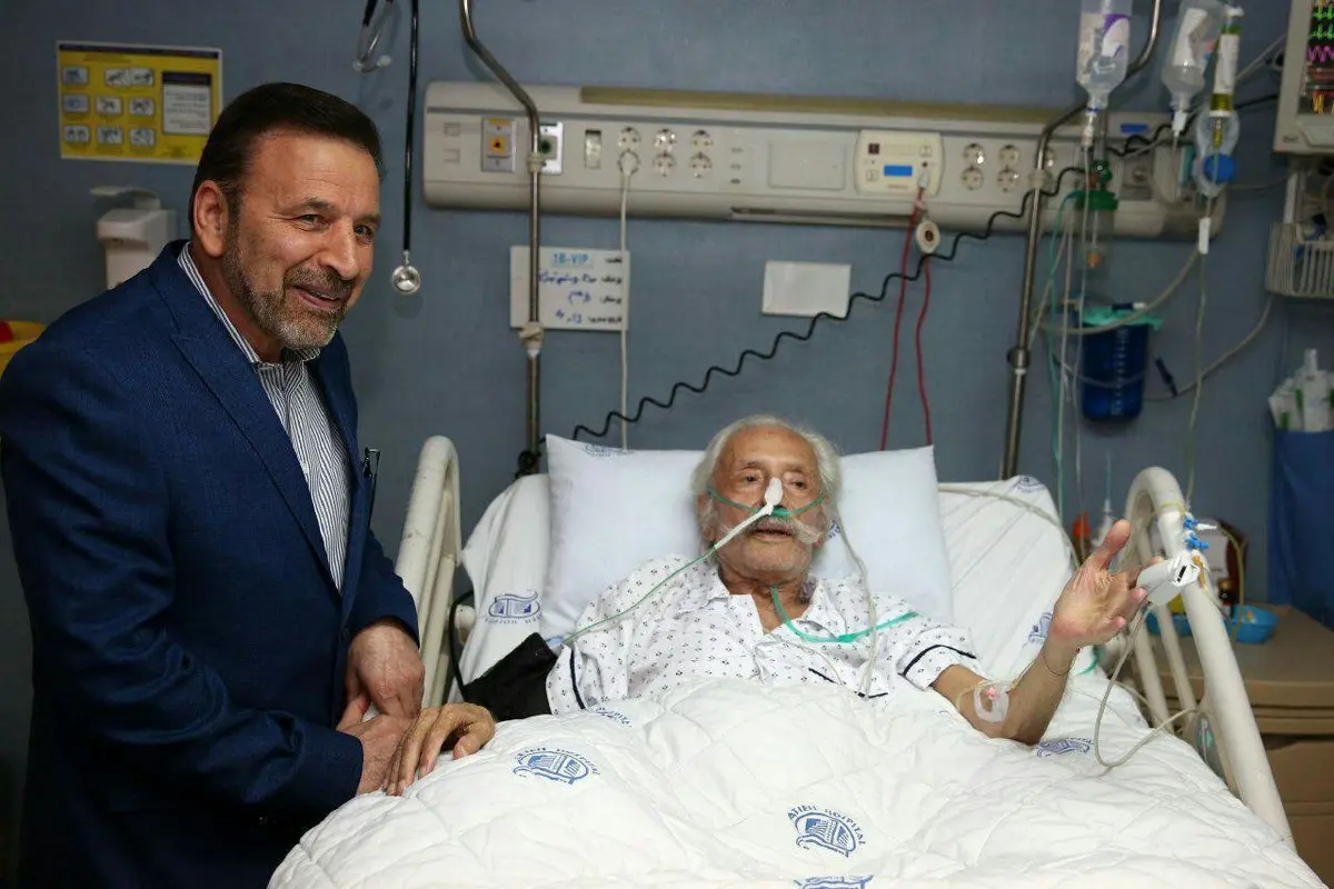 تصویری از جمشید مشایخی روی تخت بیمارستان/عکس