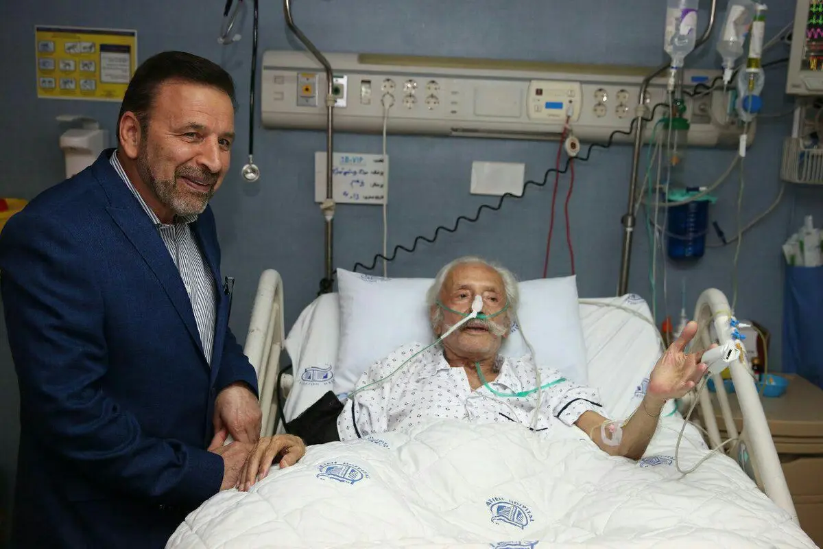 تصویری از جمشید مشایخی روی تخت بیمارستان/عکس
