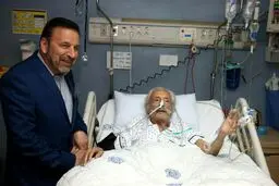تصویری از جمشید مشایخی روی تخت بیمارستان/عکس