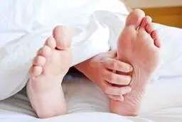 هشدار؛ این نوع پا درد نشانه چربی و قند خون است