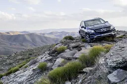 مرسدس بنز GLE ترسی از آفرود ندارد!/ تصاویر