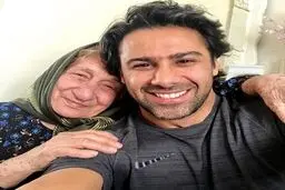 سلفى فرهاد مجيدى در كنار مادر بزرگش/عکس