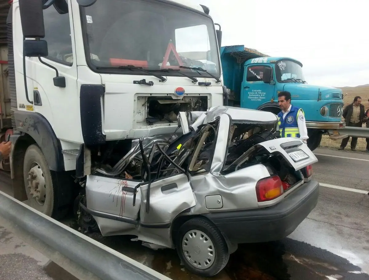 تصادف وحشتناک پراید و کامیون/ عکس