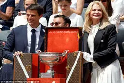 چهره خندان نیکول کیدمن در فینال تنیس آزاد مردان در فرانسه! عکس