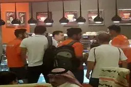 عکس/ عصرانه پرسپولیسی‌ها در رستوران مرحبا!