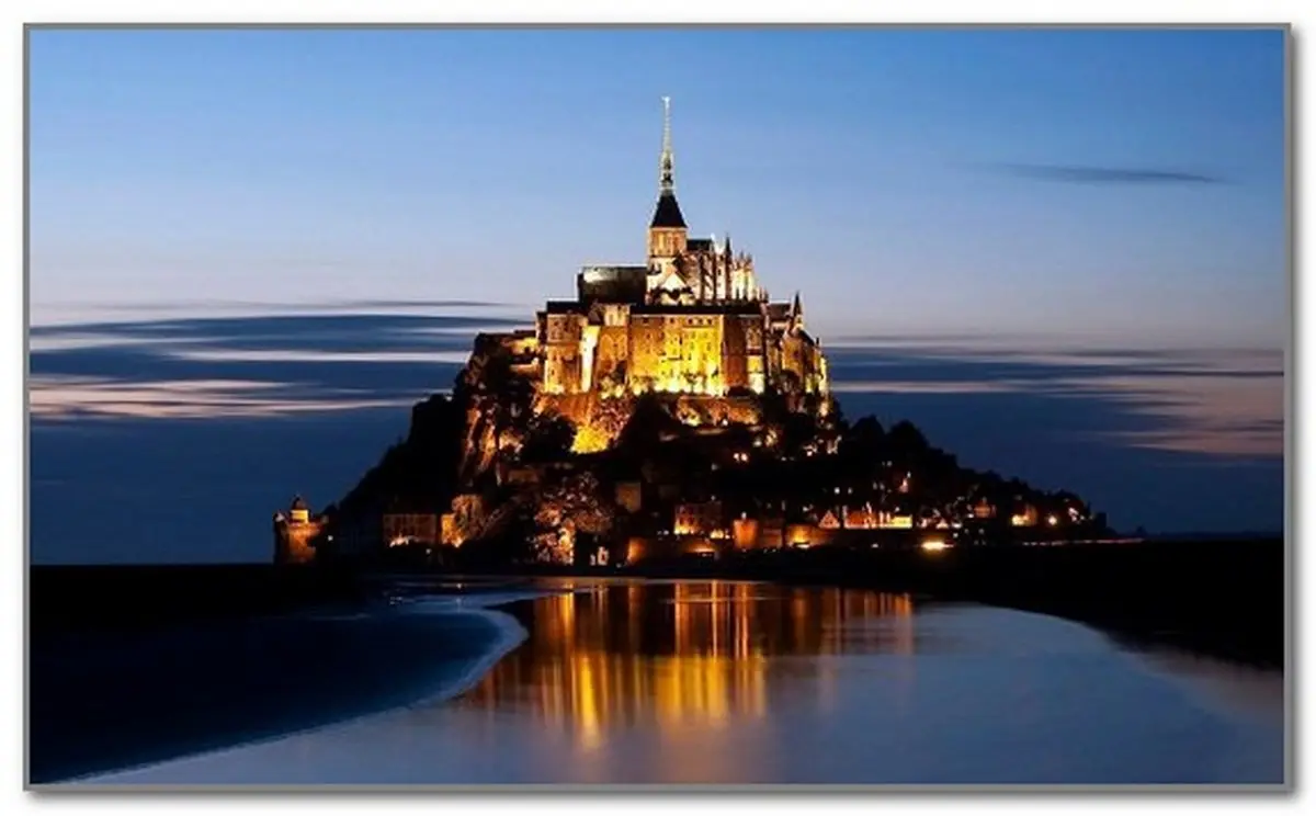 قلعه ای که شب ها به زیر آب پنهان میشود/عکس