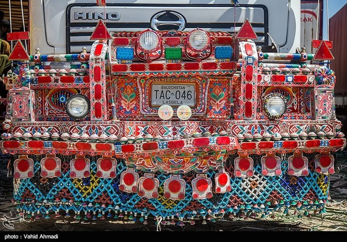 تصاویری جذاب از کامیون‌های ترازنیت در میرجاوه