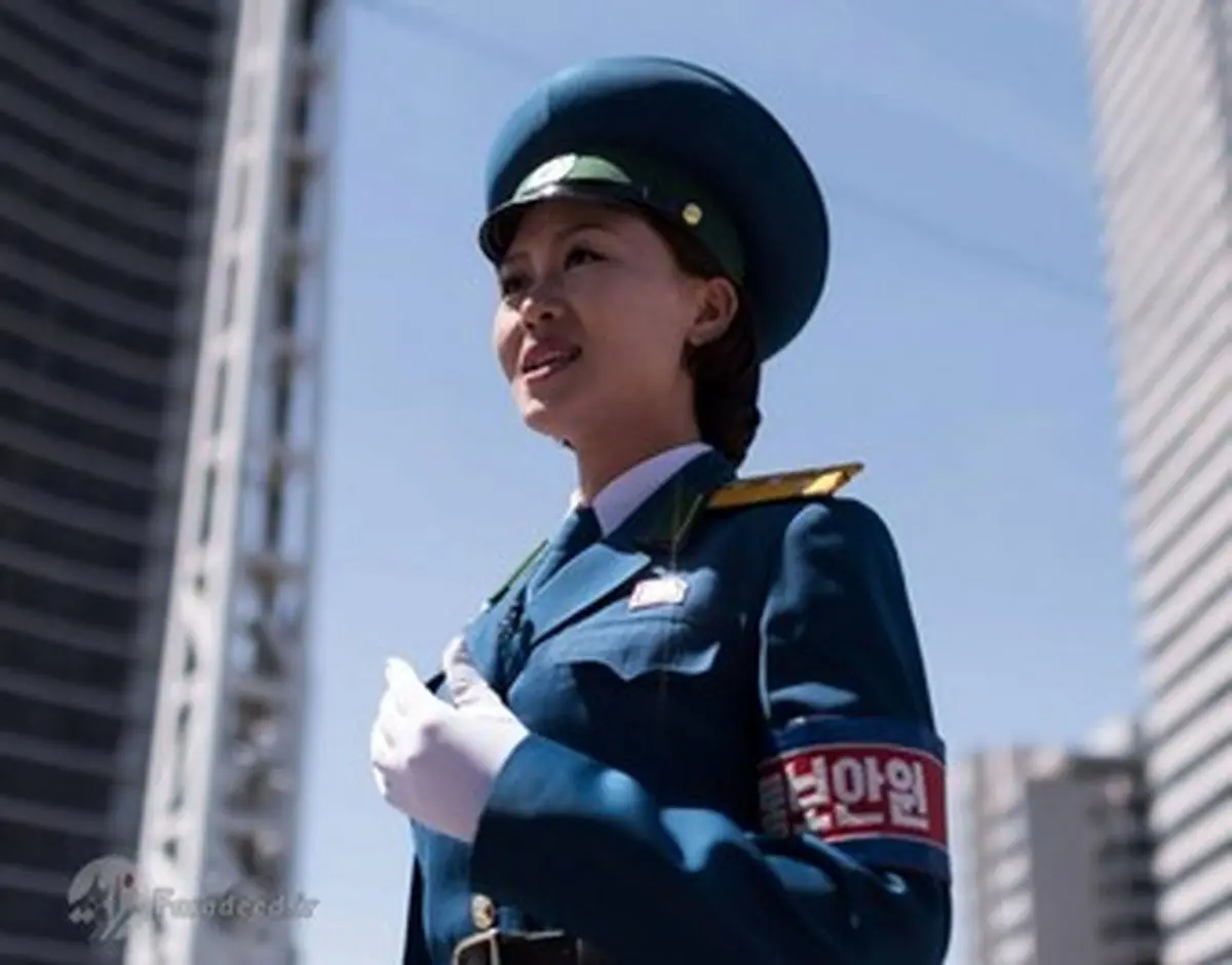 مورد عجیب «دختران ترافیک» در کره؛ این دختران نباید ازدواج کنند!/تصاویر