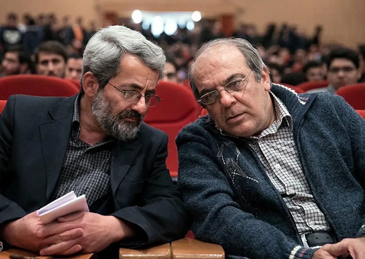 حرف‌های درگوشی عباس عبدی و سلیمی نمین در حاشیه یک مناظره/ عکس