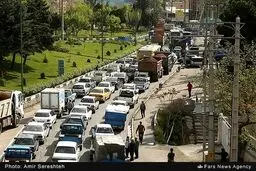 تصاویری از مسدود شدن جاده چالوس به دلیل سیلاب و طغیان رودخانه