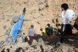 يك كشته در سقوط وانت نیسان به دره/تصاویر