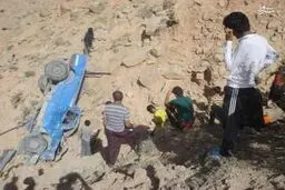 يك كشته در سقوط وانت نیسان به دره/تصاویر