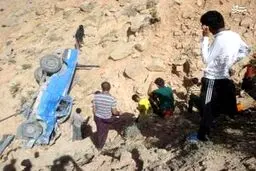 يك كشته در سقوط وانت نیسان به دره/تصاویر