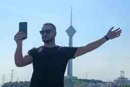 سلفی جالب آقای بازیگر با برج میلاد/عکس