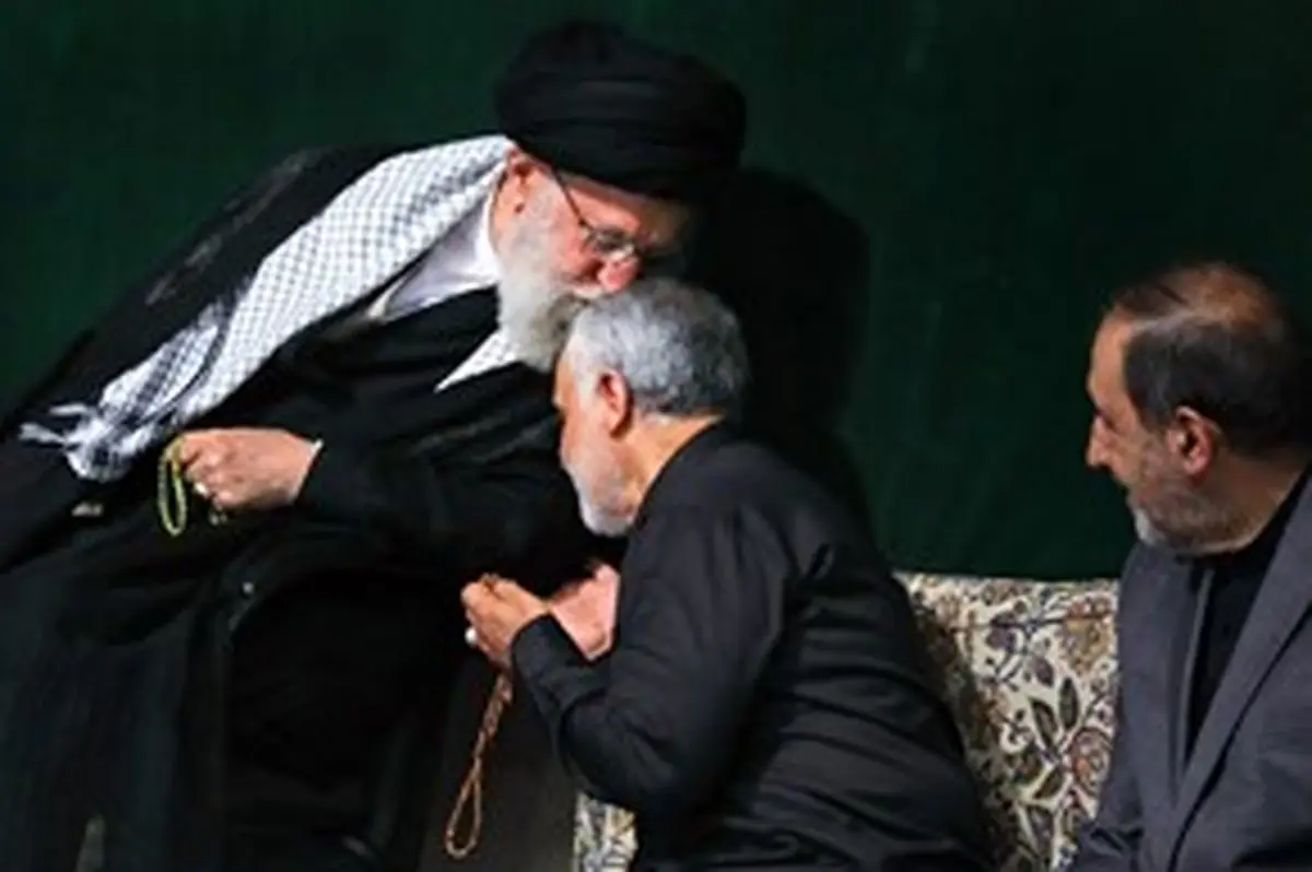 تصاویری از عزاداری شب عاشورای حسینی در حسینیه امام خمینی(ره)