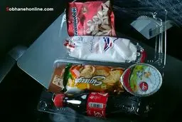 عکس/ سرو کیک و نوشابه در یک پرواز ایرانی!