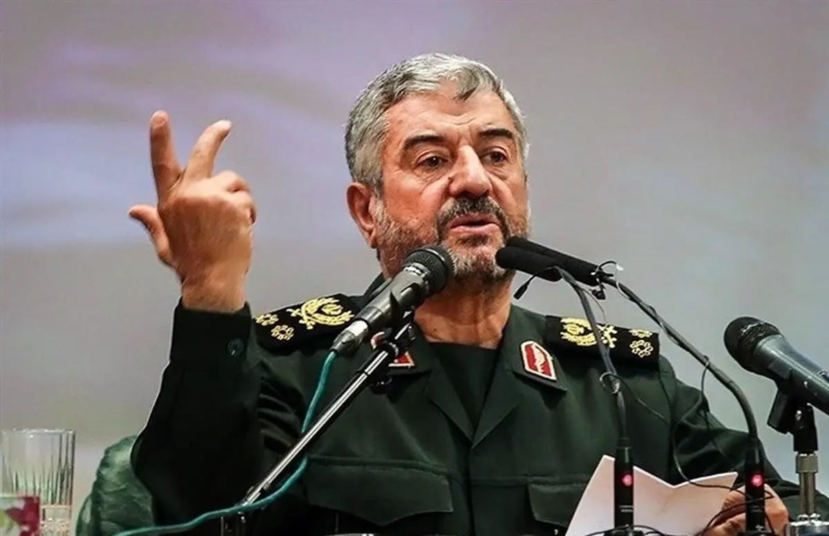 کنایه فرمانده کل سپاه به سلفی نمایندگان با موگرینی:خون این شهید به داد عزت ملت رسید