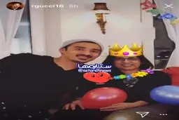 تصویری از رضا قوچان نژاد در كنار مادرش