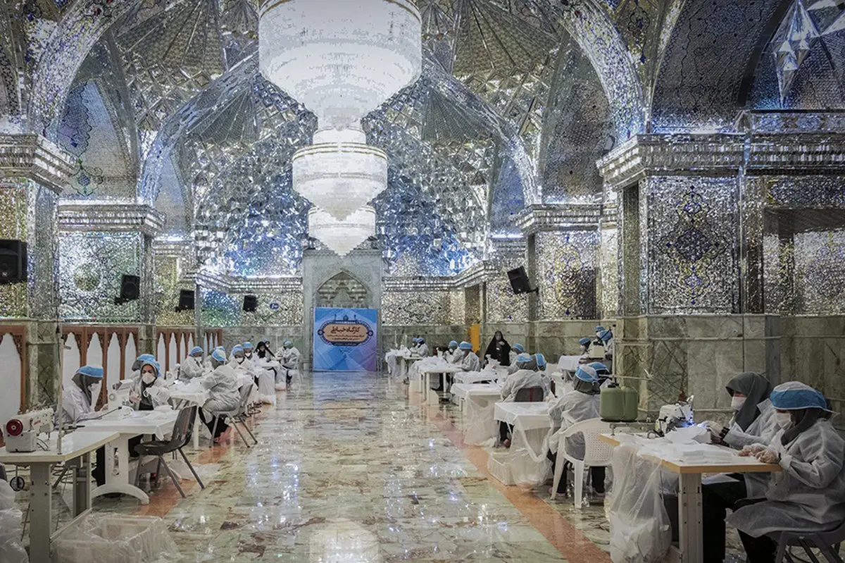 کارگاه تولید ماسک در حرم! + عکس