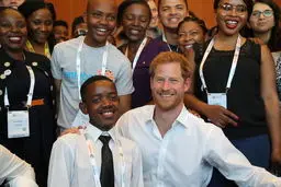 شاهزاده هری در کنفرانس بین‌المللی مبارزه با ایدز/عکس