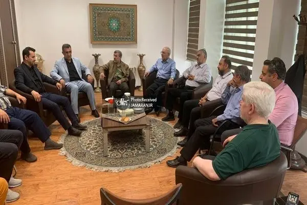  دیدار عمومی احمدی‌نژاد با دوستان و همکارانش + تصاویر 