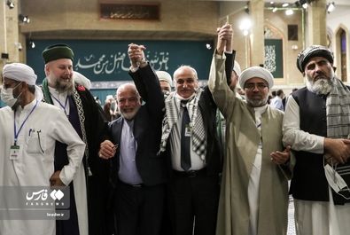 دیدار مسئولان نظام و میهمانان وحدت اسلامى‌ با رهبر انقلاب