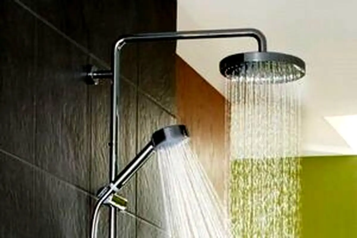 دوش آب گرم بهتر است یا سرد؟