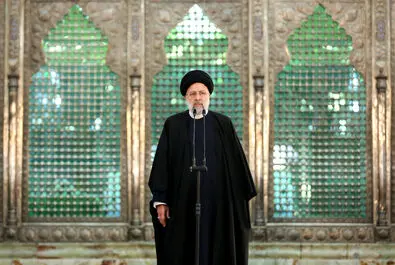 رئیسی در حرم امام