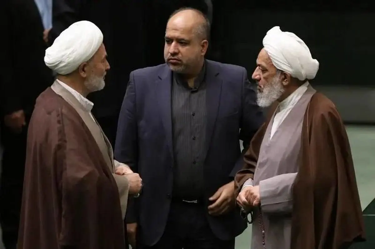 تصاویری از گعده‌های آقاتهرانی با ثابتی و روانبخش در صحن مجلس!