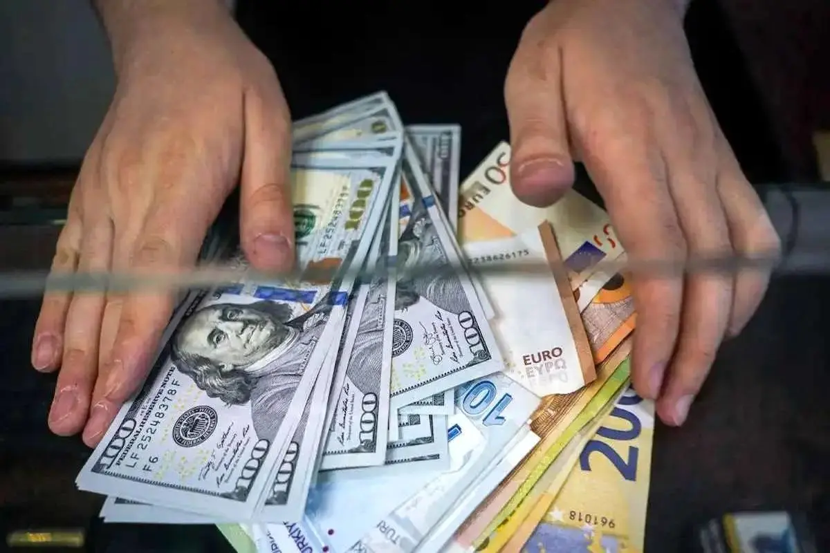 دلار دوباره اوج می‌گیرد؟